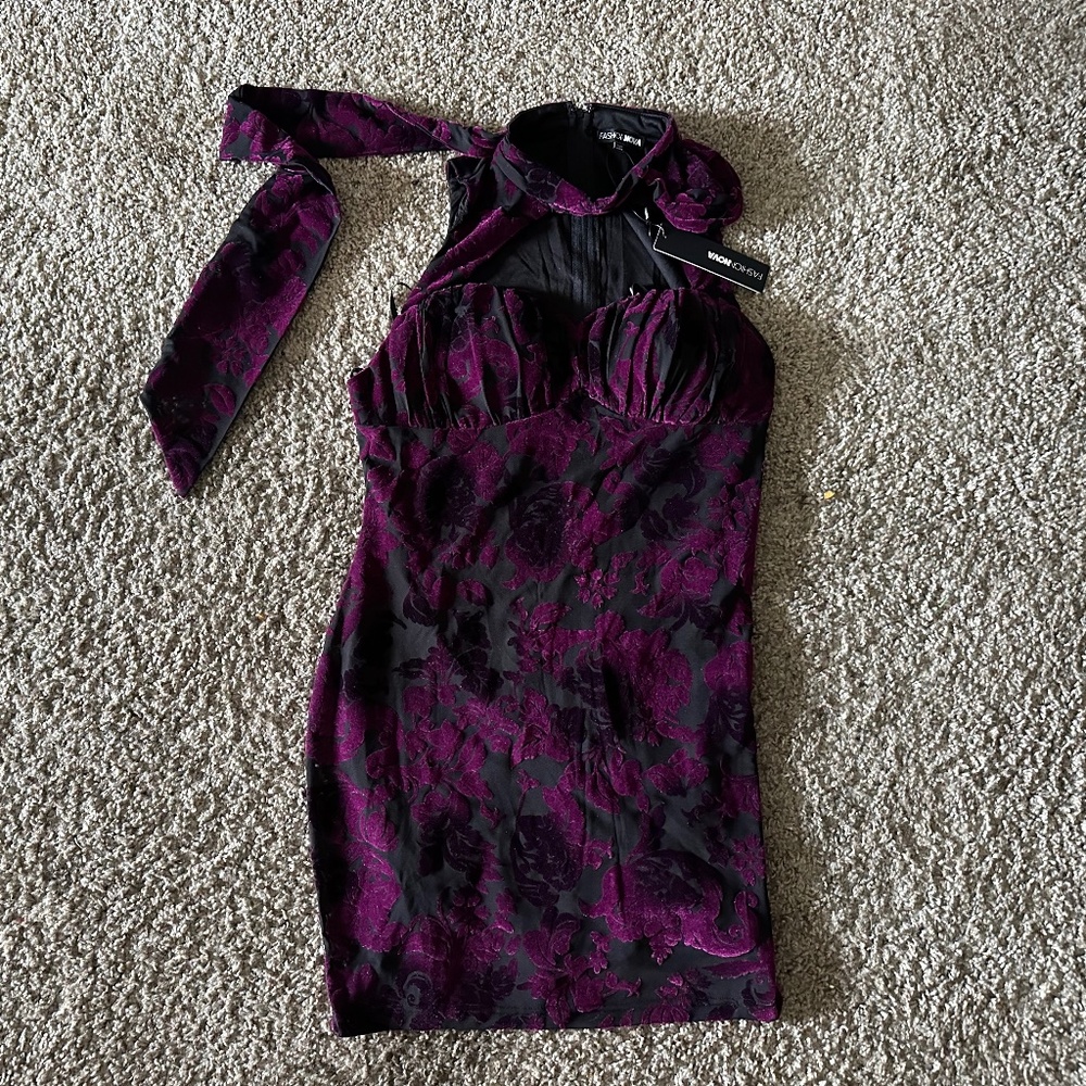 Fashion Nova Size 1X Rose Mini Dress